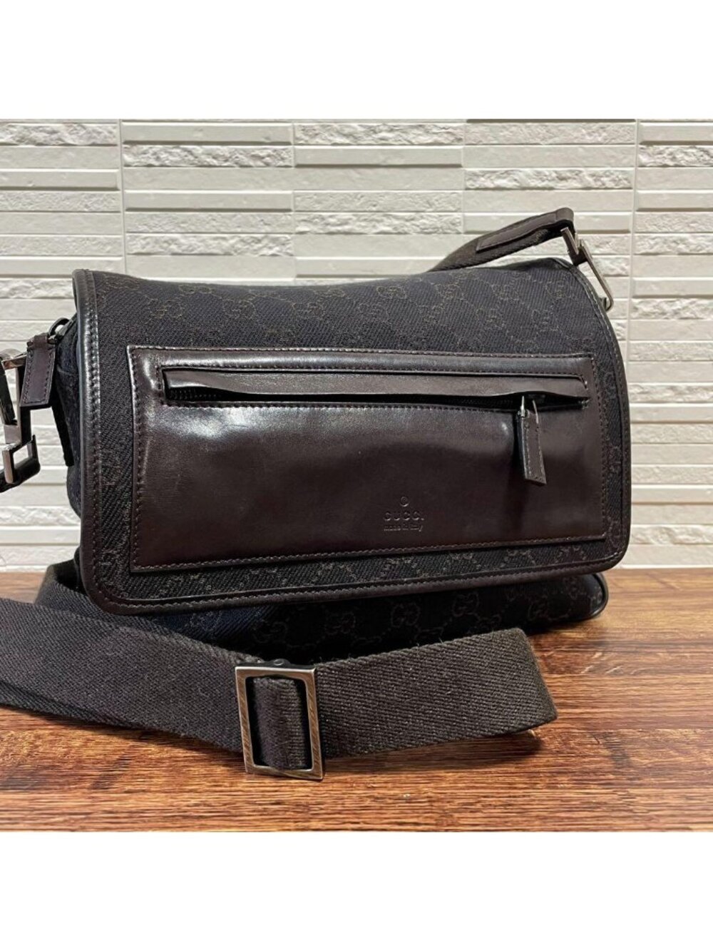 Gucci GG Canvas Leather Shoulder Bag Messenger